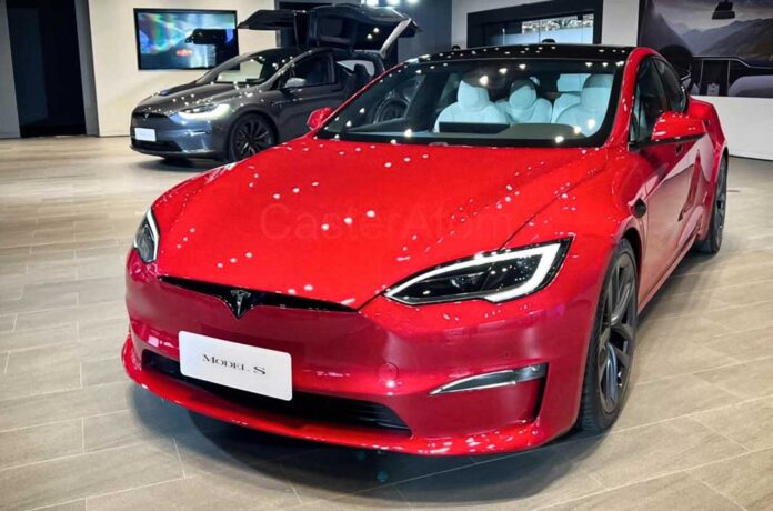 Tesla вчергове оновила Model S
