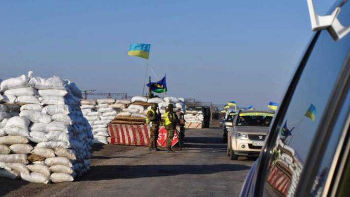 Як рухатися через блок-пост на автомобілі