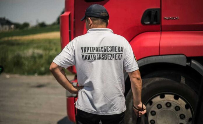 Що буде з водіями, які виїхали за кордон і не повернулися до України