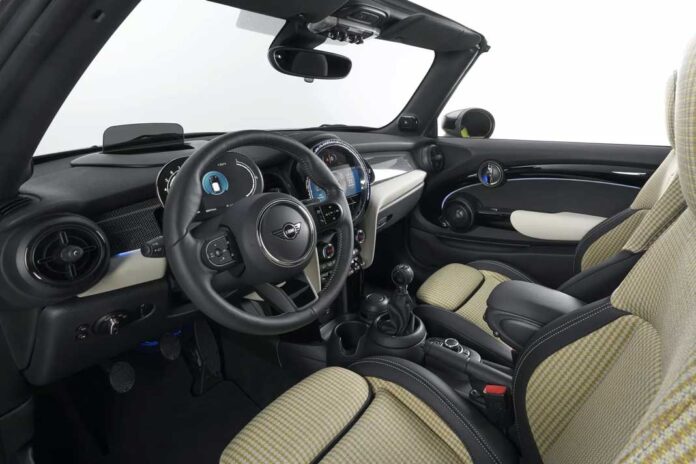 MINI зупинила виробництво автомобілів з «механікою»