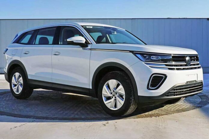 Розсекречено зовнішність нового кросовера Volkswagen Tavendor