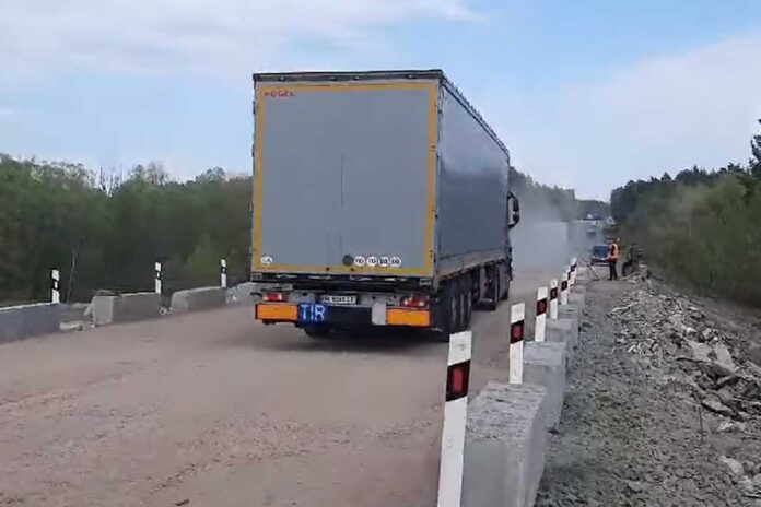 Укравтодор повністю відновив рух по Варшавській трасі