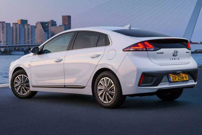 Hyundai Ioniq знімають з виробництва