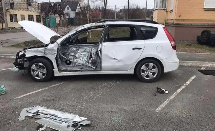 Зруйнований автомобіль