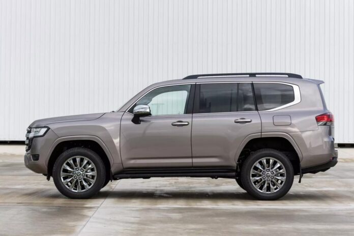 Toyota припинила приймати замовлення на Land Cruiser 300 та Lexus LX