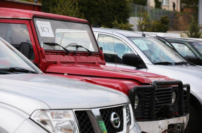 Поляки віддають свої автомобілі на потреби ЗСУ