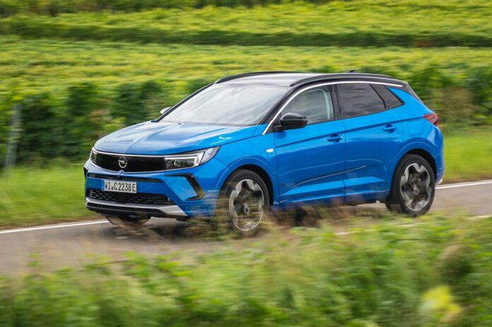 Анонсовано ціни на оновлений Opel Grandland для України