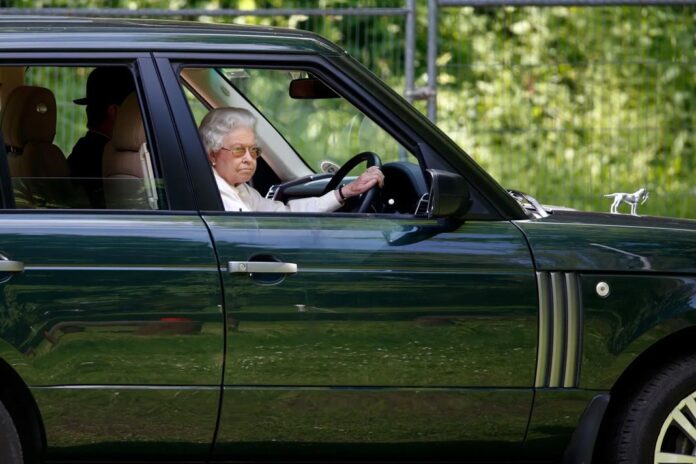 Гараж Її Величності. На яких автомобілях їздила Єлизавета II