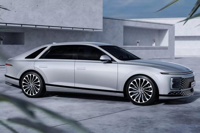 Hyundai розсекретив дизайн Grandeur нового покоління