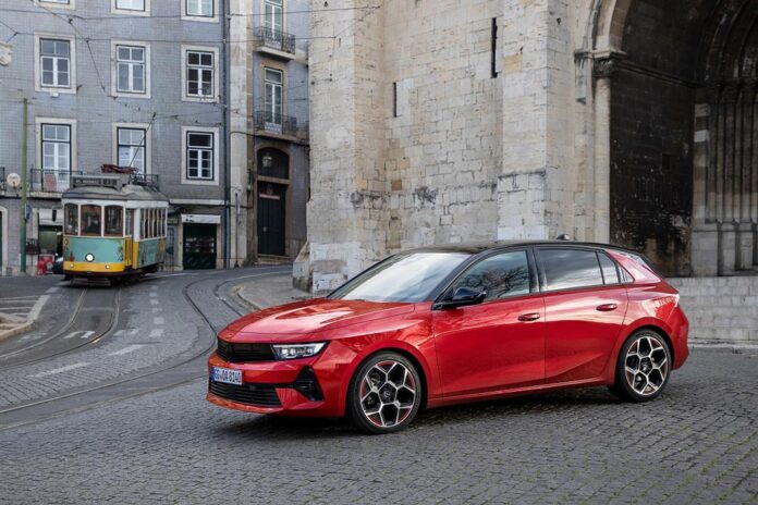 Стали відомі ціни на новий Opel Astra для України