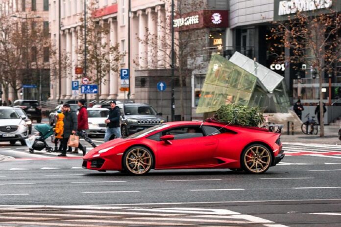 Українець на Lamborghini влаштував різдвяний флешмоб у Польщі