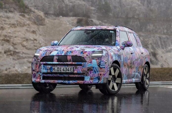 Стало відомо, скільки проїжджатиме на одному заряді електричний MINI Countryman