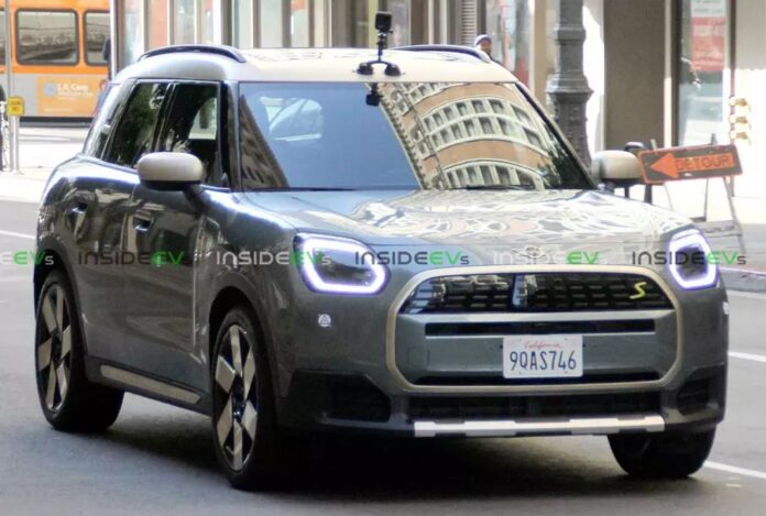 Новий MINI Countryman сфотографували без камуфляжу