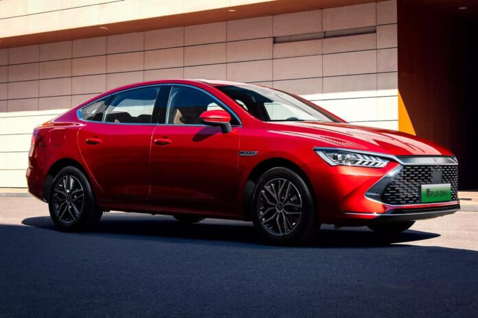BYD погрожує подати до суду на Great Wall за наклеп
