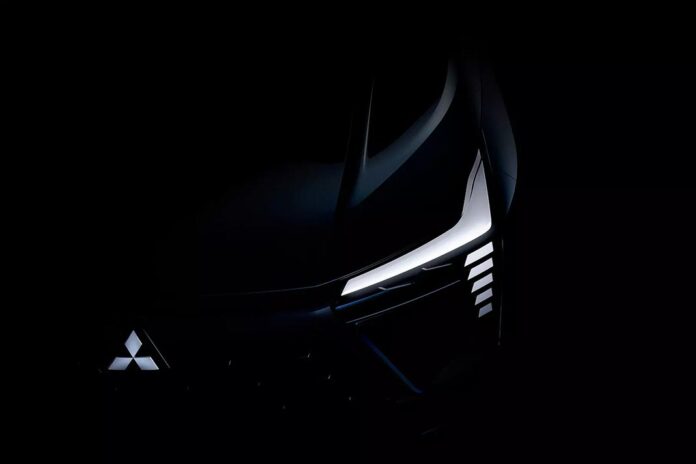 Mitsubishi показала перші фото нового кросовера