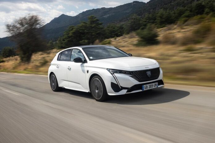 Стало відомо, скільки коштуватиме в Україні новий Peugeot 308