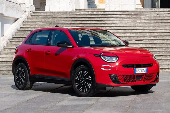 Fiat представив кросовер з електричним запасом хода 1 км