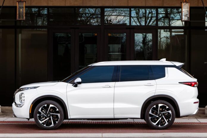 Новий Mitsubishi Outlander з'явився в Україні