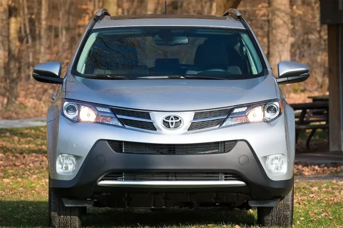 Toyota відкличе понад два мільйони RAV4 через загрозу займання