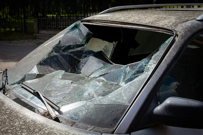 Чи можливо отримати компенсацію, якщо в автівку прилетів уламок дрона?