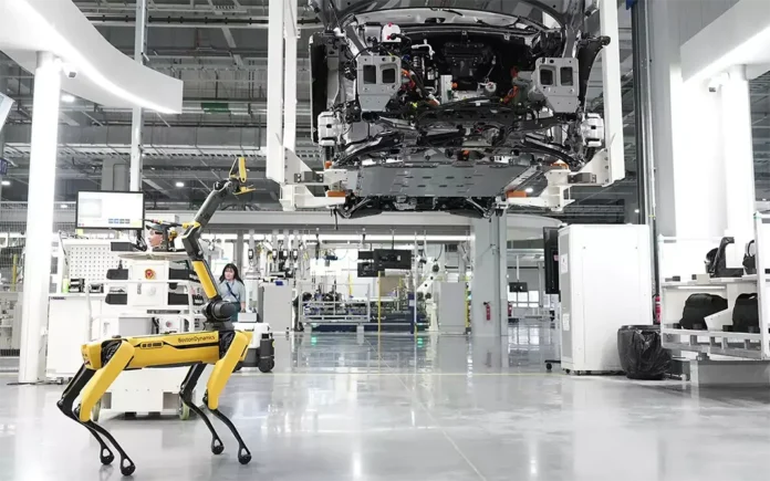 Hyundai показав свій новий завод з роботами замість людей