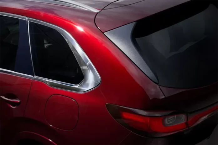 Mazda показала фрагмент нового кросовера CX-80