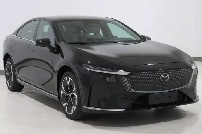 Стали відомі характеристики ліфтбека Mazda EZ-6