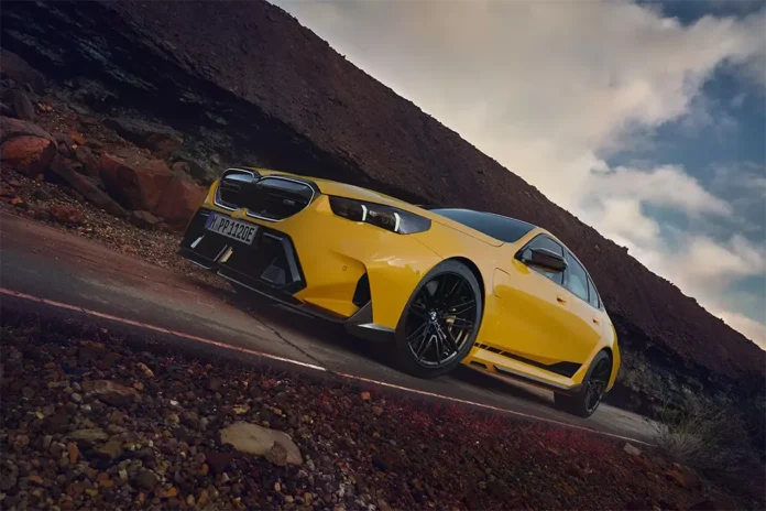 BMW M5 отримав заводський комплект тюнінгу