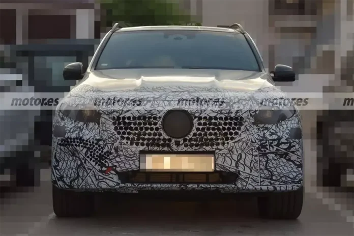 Mercedes-Benz засвітив інтер'єр оновленого GLE