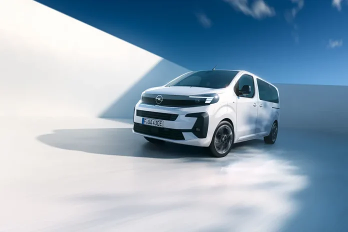 Новий Opel Zafira прямує в Україну