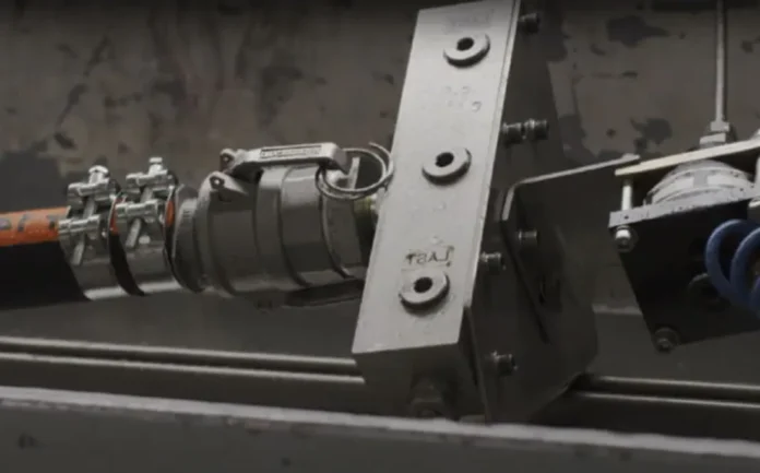 Швидкознімні муфти CAM-LOCK для бензовозів: надійність і ефективність у кожній деталі