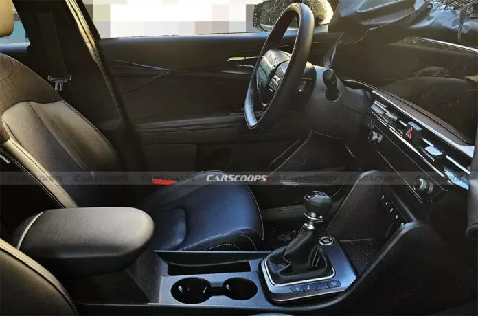 З'явилася перша фотографія салону оновленого Kia Sportage