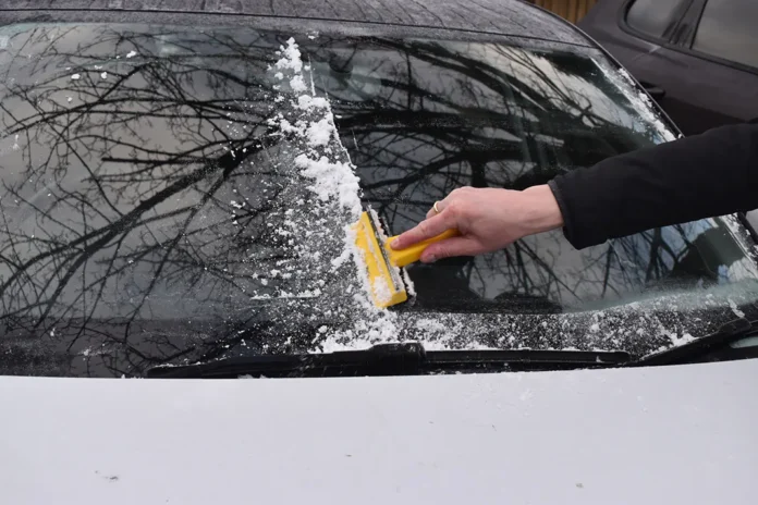 Крига на вікнах автомобіля – звідки береться та як її уникнути