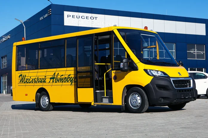 В Україні побудували автобус на базі Peugeot Boxer