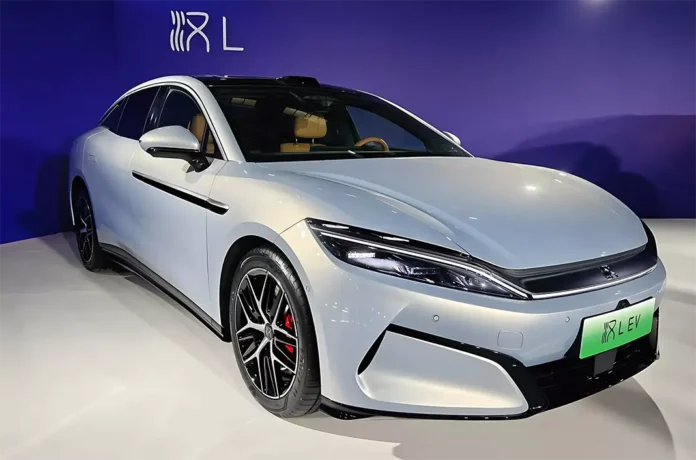 BYD представила 1000-вольтову архітектуру для електромобілів