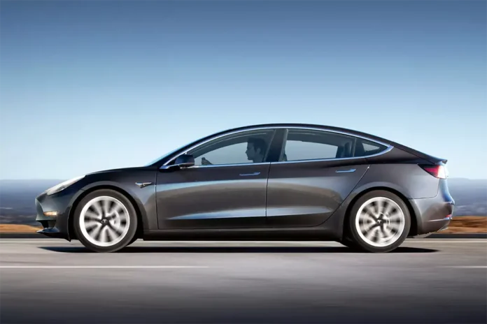 Tesla Model 3 не може пройти техогляд у Данії