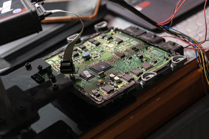 Ремонт електронних блоків автомобілів: конденсатори, радіодеталі та досвід майстрів