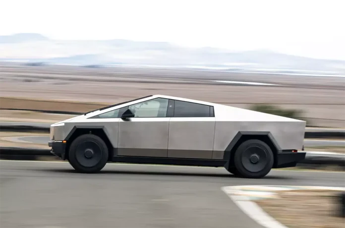 Tesla відкликає всі Cybertruck через відклеювання даху