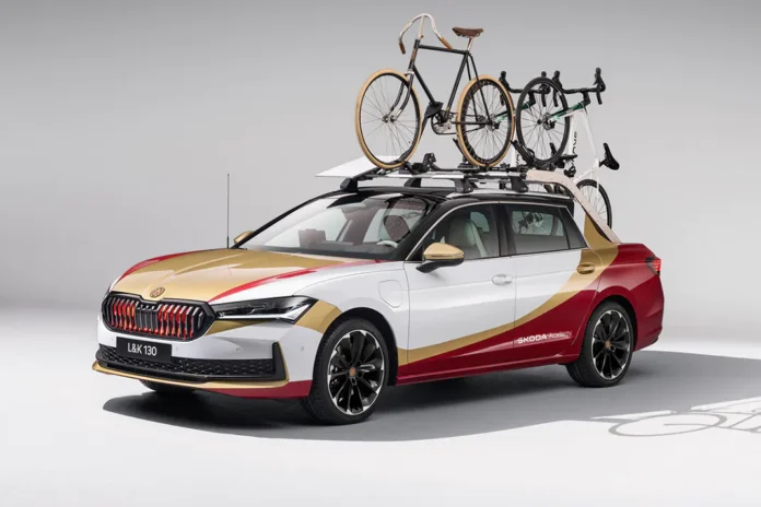 Skoda Superb перетворили на пікап зі зсувними дверима