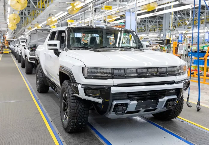 GM скорочує виробництво GMC Hummer EV та Cadillac Escalade IQ