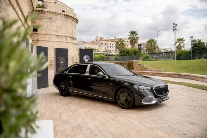 Mercedes представив Maybach V12 з оздобленням з чистого золота