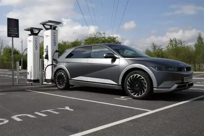 Власники електромобілів сплачуватимуть дорожній податок