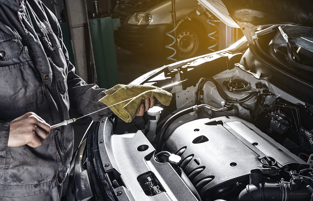 Перевірка рівня моторної оливи