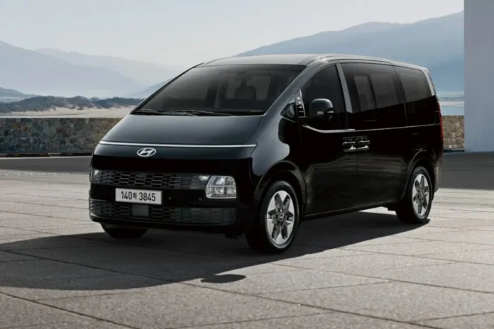 Hyundai оновив мінівен Staria