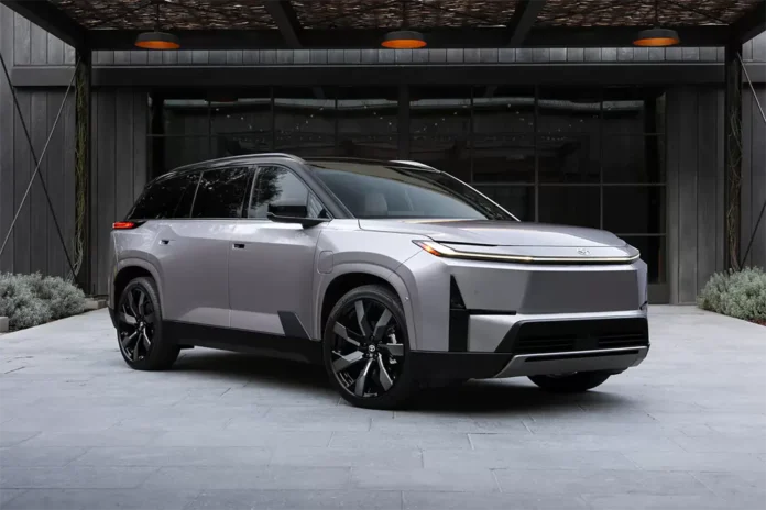Toyota представила нове покоління Highlander і це електромобіль