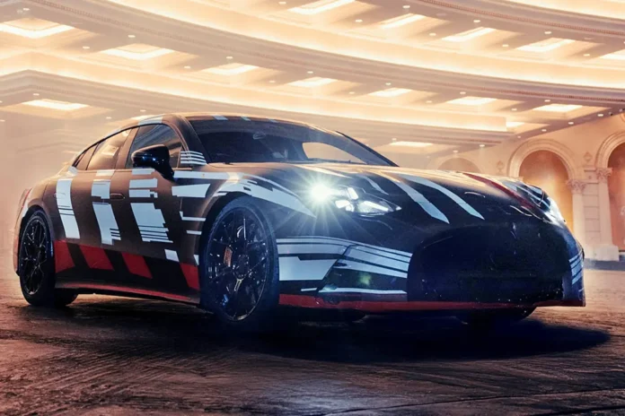 Розкрито салон нового Mercedes-AMG GT 4-door Coupe