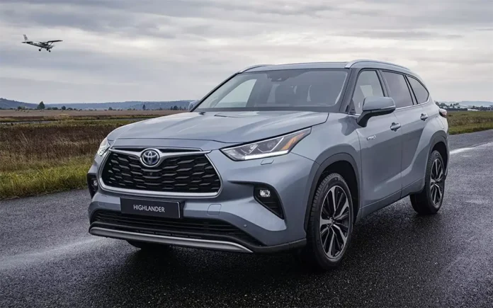 Toyota відкликає пів мільйона кросоверів