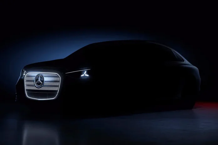 Mercedes-Benz показав інтер'єр нового C-Class