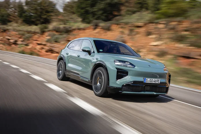 Тест-драйв електричного Porsche Cayenne