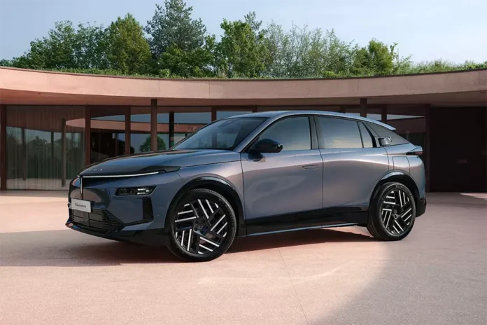Lancia показала свій перший кросовер Gamma